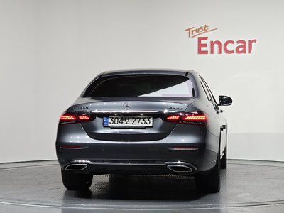 MERCEDES-BENZ E-CLASS - 4