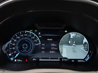صورة 8 لـ 2023 Genesis GV70
