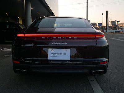 PORSCHE PANAMERA - 4