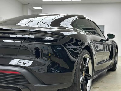 2021 Porsche TAYCAN photo 2