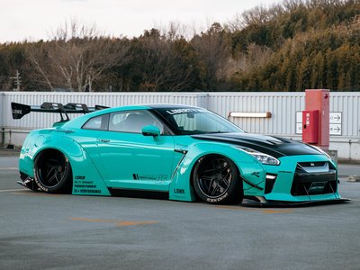 NISSAN GT-R - 2