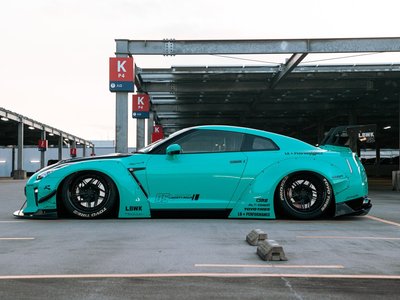 NISSAN GT-R - 4