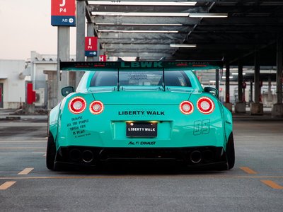 NISSAN GT-R - 6