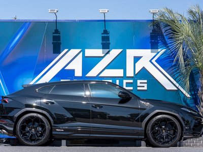 LAMBORGHINI URUS - 7