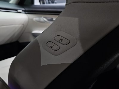 2023 Genesis GV70 — миниатюра 24