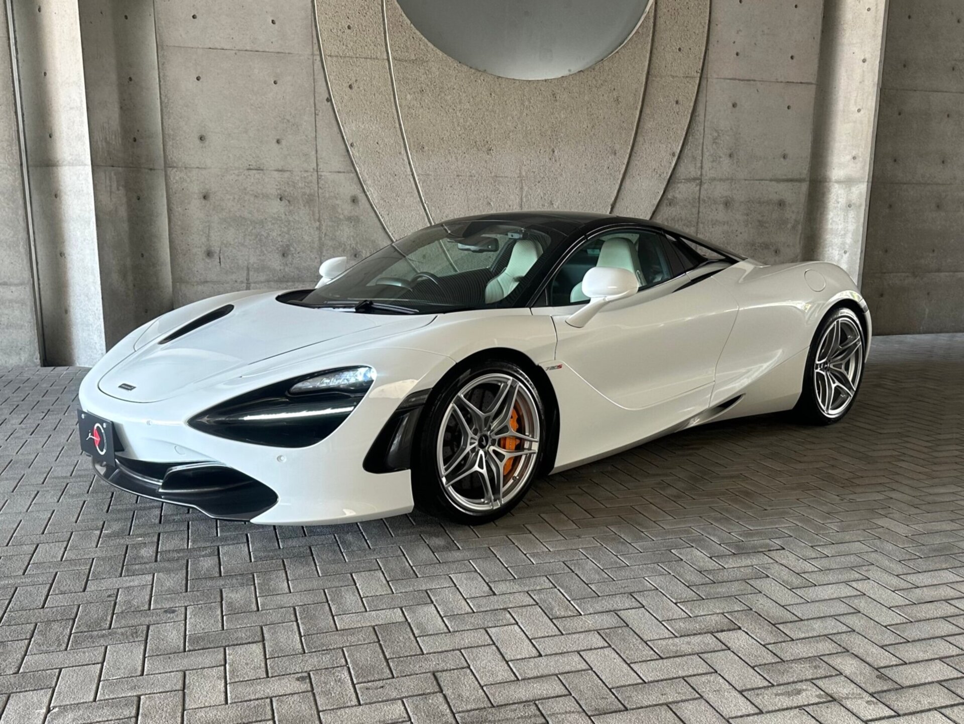MCLAREN 720S SPIDER - View 1