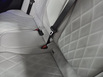 MERCEDES-BENZ E-CLASS - 9