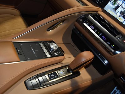 صورة مصغرة 13 لـ 2022 Lexus LC