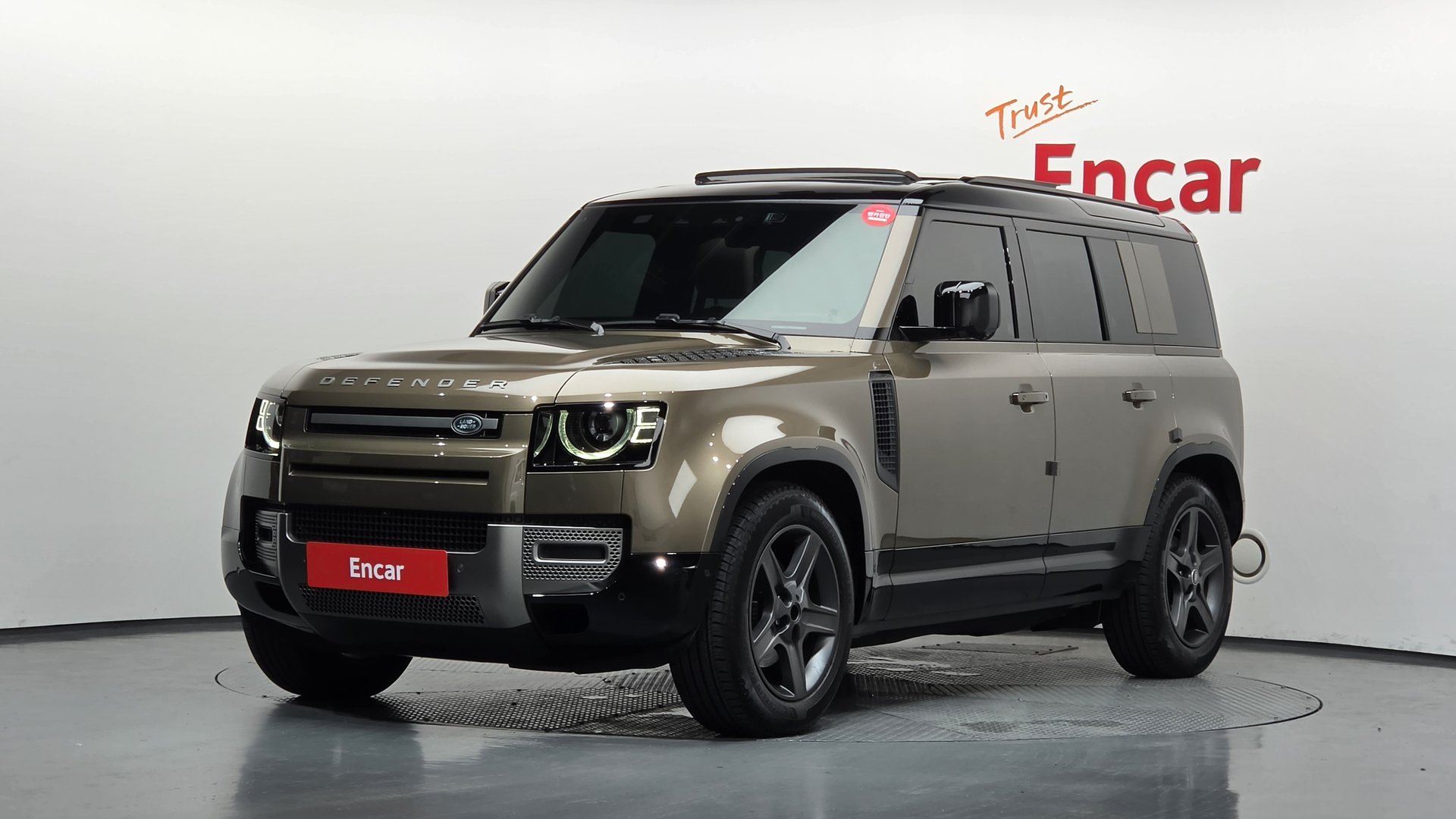 صورة 1 لـ 2025 LAND Rover DEFENDER