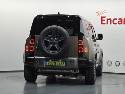 صورة 4 لـ 2025 LAND Rover DEFENDER