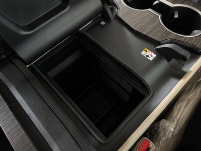 2026 Toyota LAND CRUISER 300 — миниатюра 38