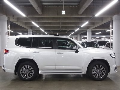 2026 Toyota LAND CRUISER 300 — миниатюра 12