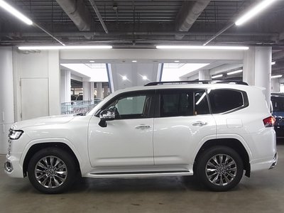 2026 Toyota LAND CRUISER 300 — миниатюра 13