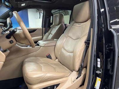 صورة 9 لـ 2020 Cadillac ESCALADE