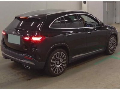 MERCEDES-BENZ GLA - 2