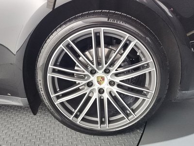 PORSCHE PANAMERA - 8
