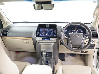 TOYOTA LAND CRUISER - 5