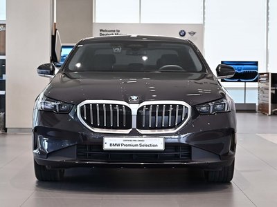 2025 BMW 5 SERIES — фото 5