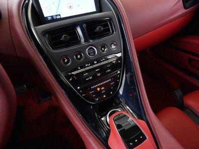 2024 Aston Martin DBS SUPERLEGGERA 照片 13