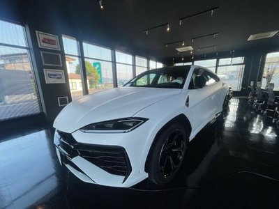 2026 Lamborghini URUS photo 1