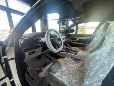 2026 Lamborghini URUS — миниатюра 11