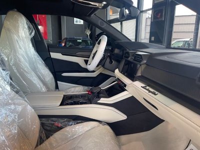 2026 Lamborghini URUS — миниатюра 15