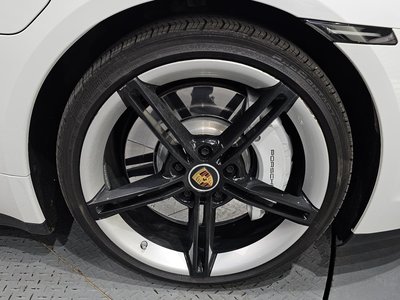 PORSCHE TAYCAN - 6