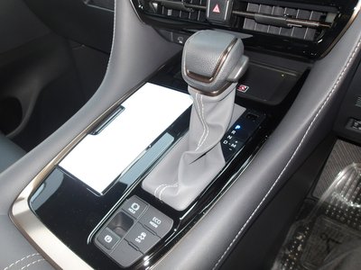 2026 Toyota ALPHARD — миниатюра 24