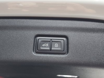 2025 AUDI SQ6 E-TRON 缩略图 24