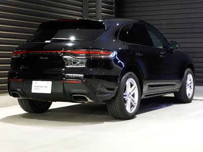 PORSCHE MACAN - 2