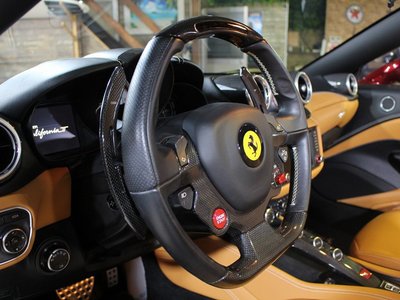 FERRARI CALIFORNIA T - 4