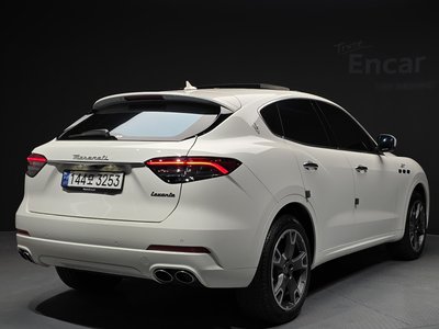 MASERATI LEVANTE - 4