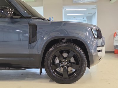 LAND ROVER DEFENDER - 7