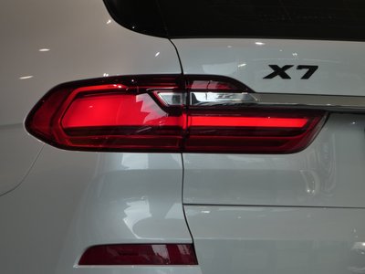 2021 BMW X7 — фото 4