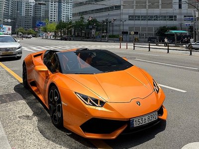 LAMBORGHINI HURACAN - 1
