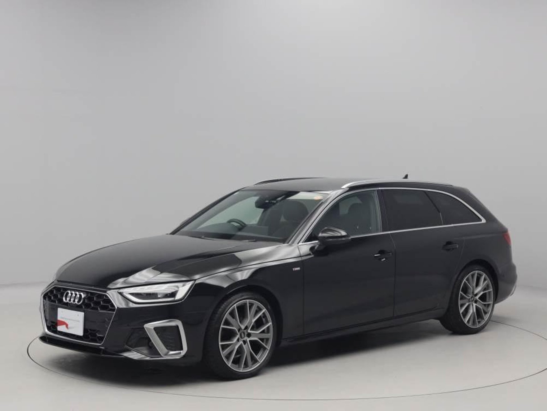 AUDI A4 AVANT - View 1