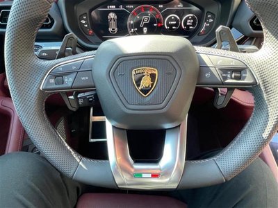 LAMBORGHINI URUS - 10