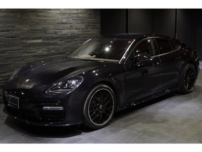 PORSCHE PANAMERA - 1