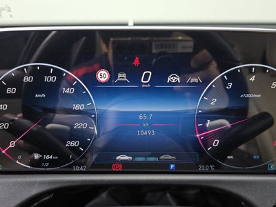 MERCEDES-BENZ E-CLASS - 8
