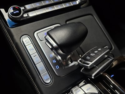 2021 Genesis G90 — миниатюра 12