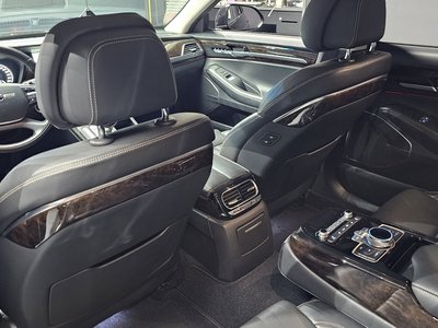 2021 Genesis G90 — миниатюра 16
