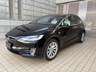 TESLA MODEL X - 10
