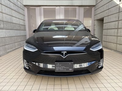 TESLA MODEL X - 4