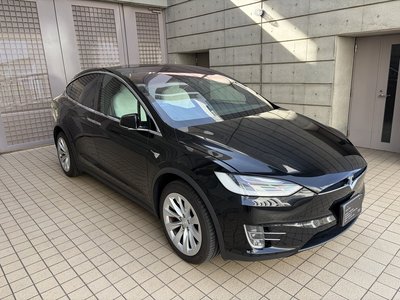 TESLA MODEL X - 8