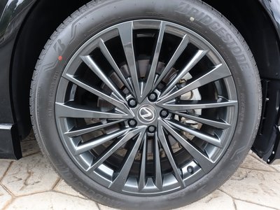 صورة مصغرة 47 لـ 2023 Lexus RX
