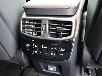 صورة مصغرة 71 لـ 2023 Lexus RX