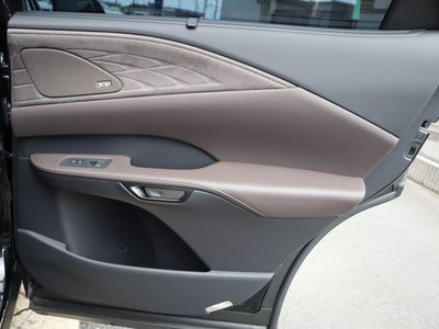 صورة مصغرة 65 لـ 2023 Lexus RX