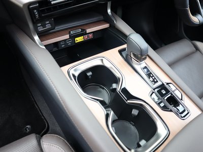 صورة مصغرة 73 لـ 2023 Lexus RX