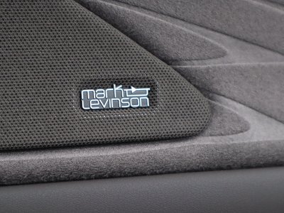 صورة 10 لـ 2023 Lexus RX