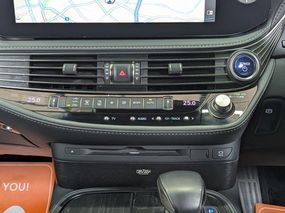 LEXUS LS - 9